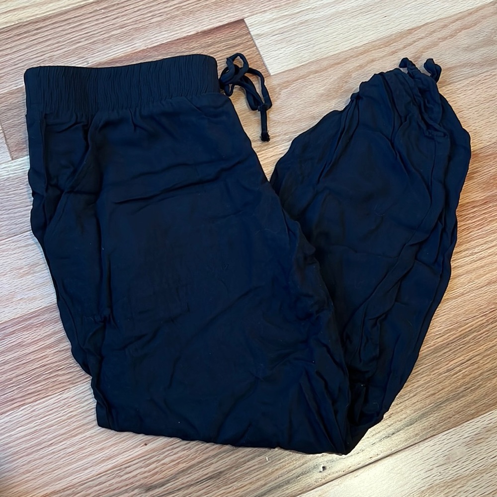 Socialite | size small black jogger with bow details at ankle